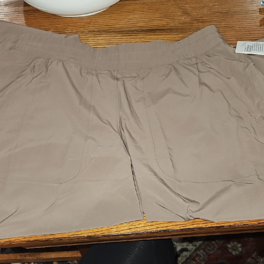 Wide-Leg Mid-Rise Pants - Picture 6 of 14